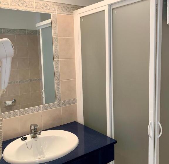 فندق Jeni & Restaurant