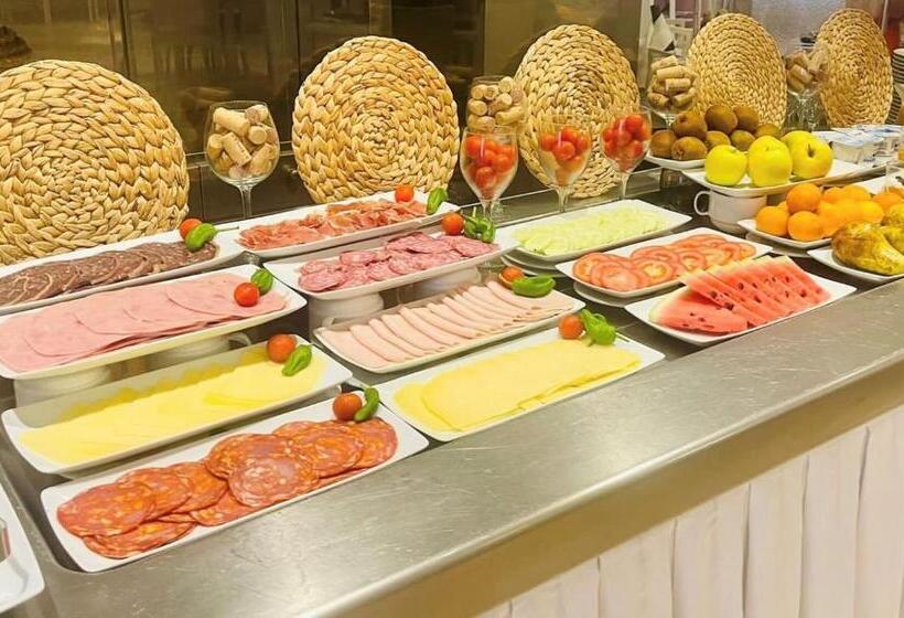 فندق Jeni & Restaurant