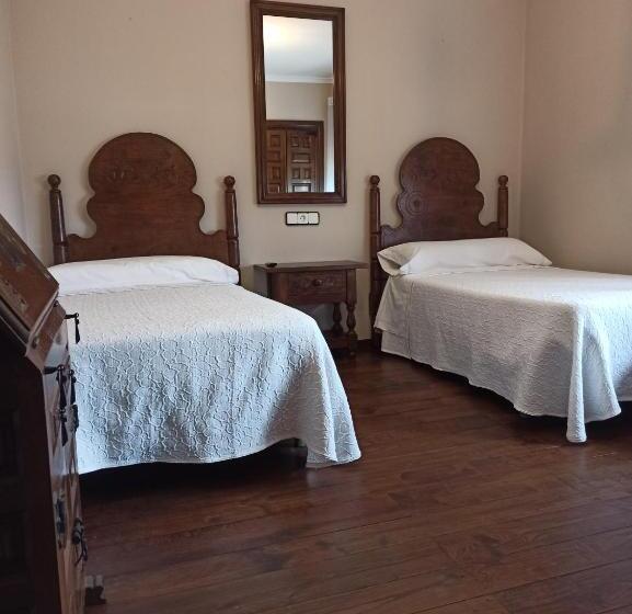 هتل Pensión Castio