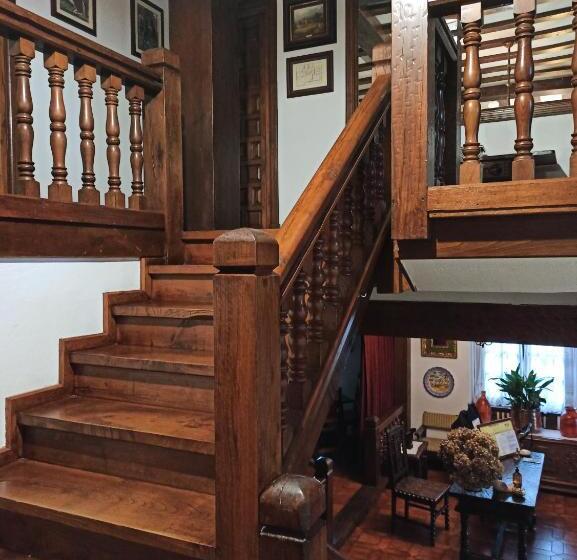 هتل Pensión Castio