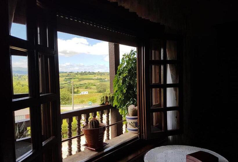 هتل Pensión Castio