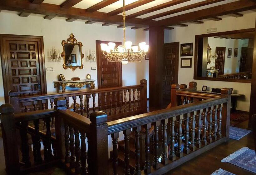 هتل Pensión Castio