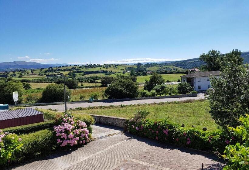 هتل Pensión Castio