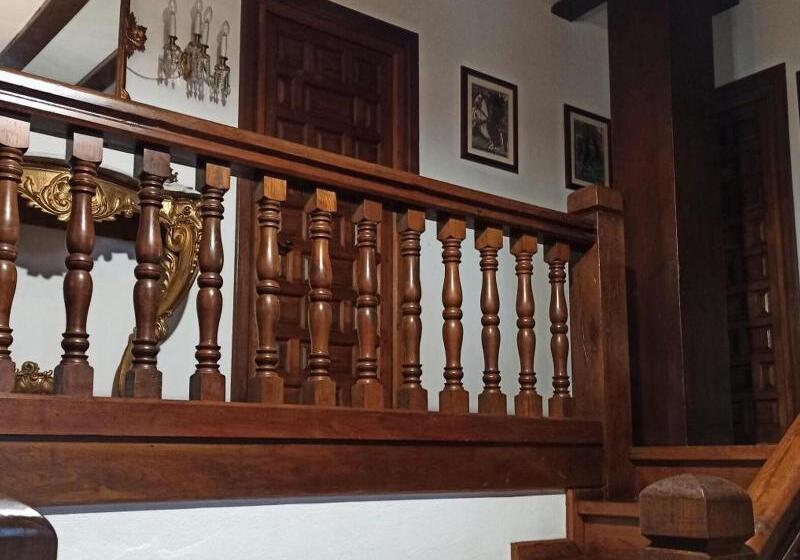 هتل Pensión Castio