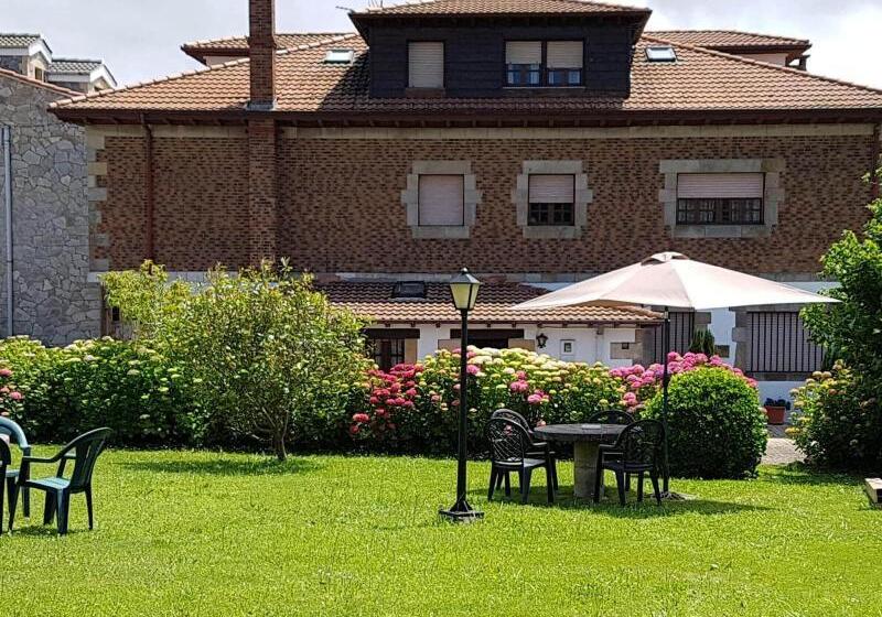 هتل Pensión Castio