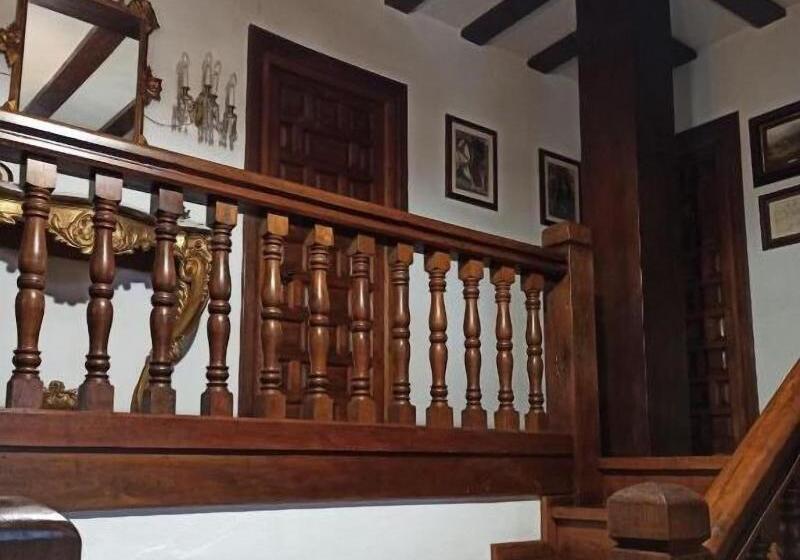 هتل Pensión Castio