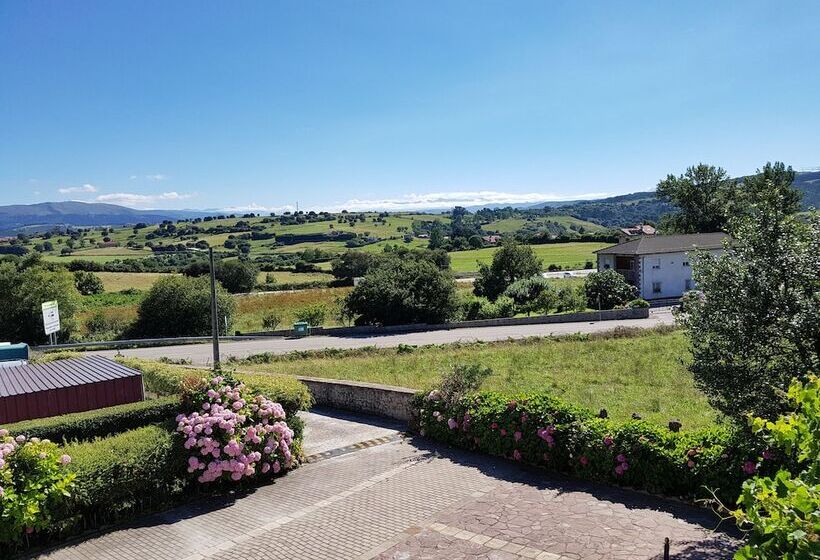 هتل Pensión Castio