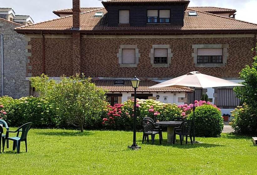 هتل Pensión Castio