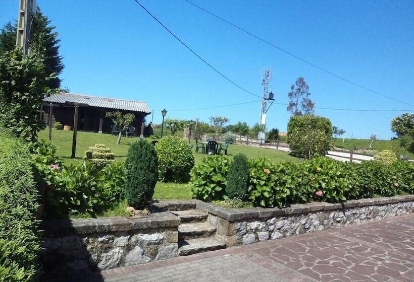 هتل Pensión Castio