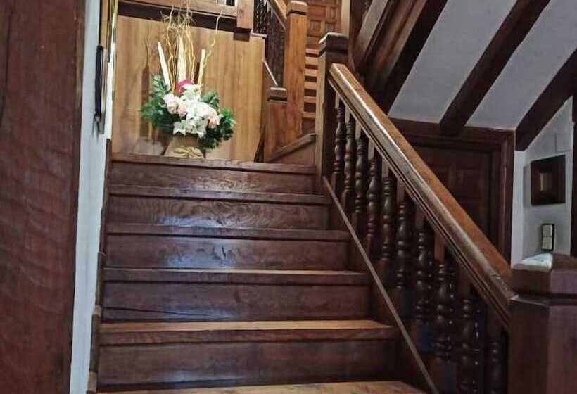 هتل Pensión Castio