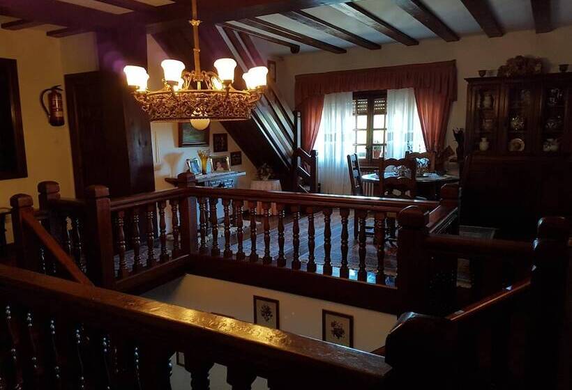 هتل Pensión Castio