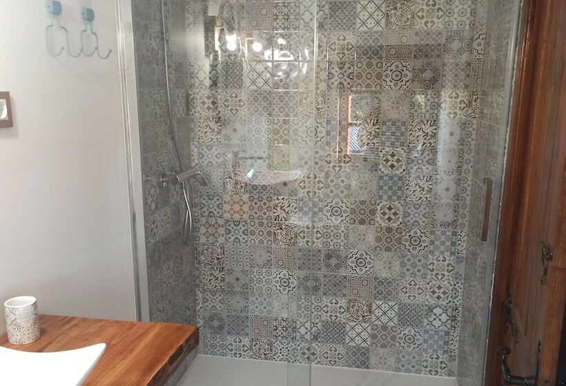 هتل Pensión Castio