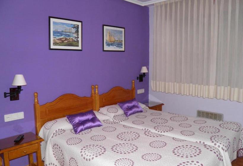 هتل Pensión El Camarote