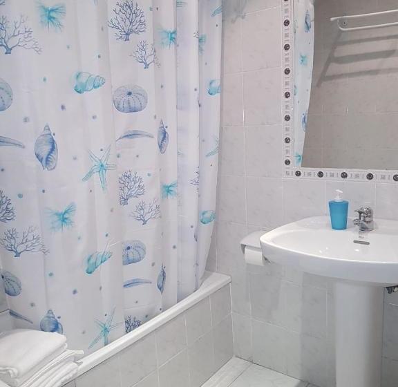 هتل Pensión El Camarote