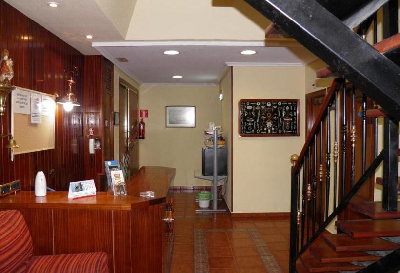 فندق Pensión El Camarote