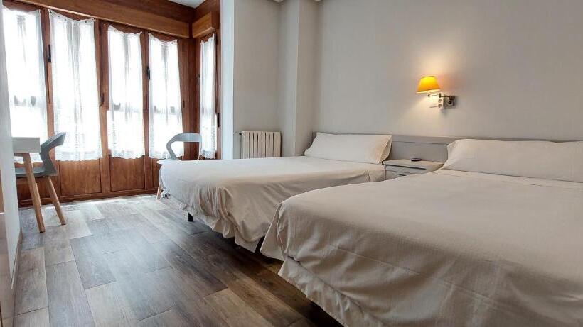 ホテル Pensión Romero