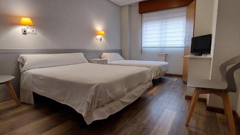 ホテル Pensión Romero