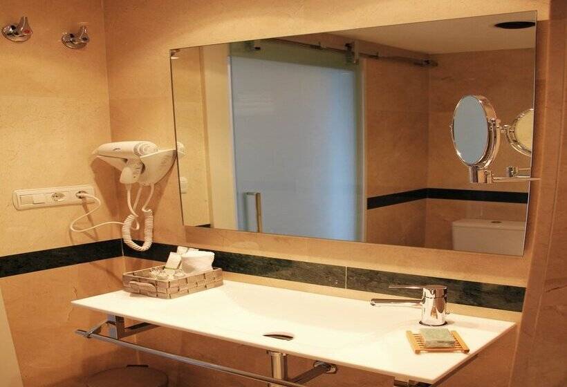 هتل Playas De Torrevieja