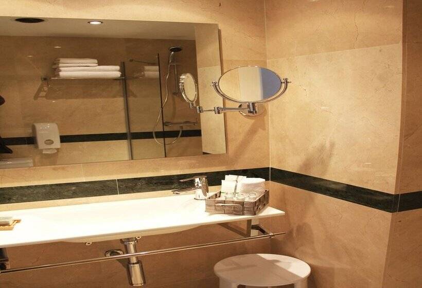 هتل Playas De Torrevieja