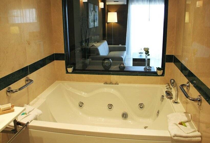 هتل Playas De Torrevieja