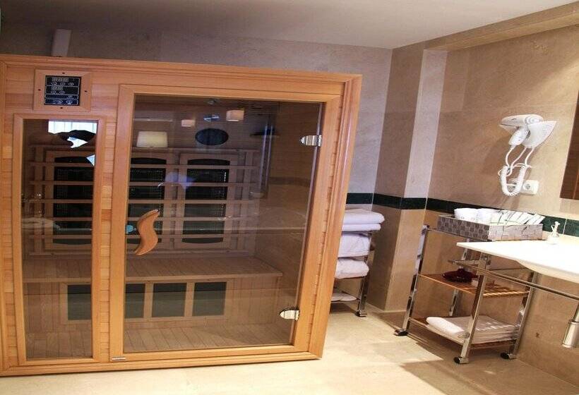 هتل Playas De Torrevieja