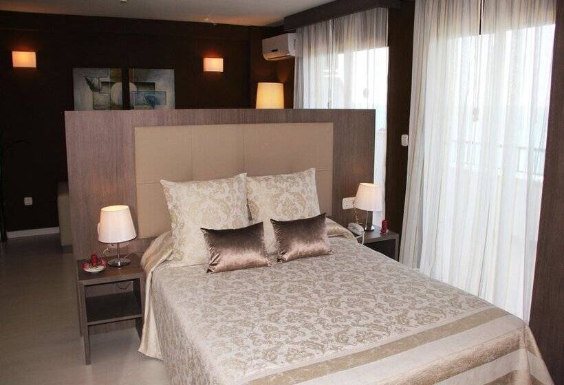 هتل Playas De Torrevieja