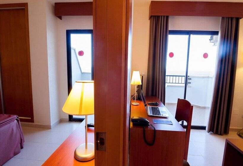 هتل Playas De Torrevieja