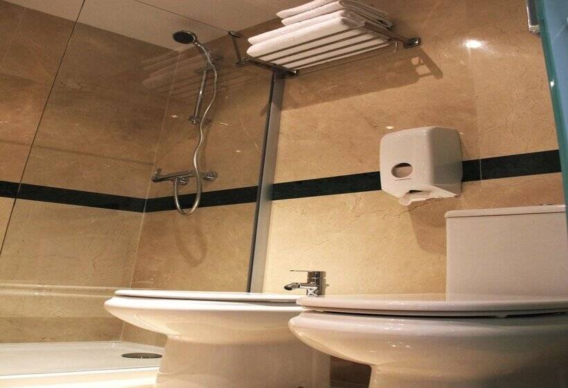 هتل Playas De Torrevieja