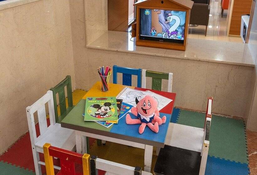 هتل Playas De Torrevieja