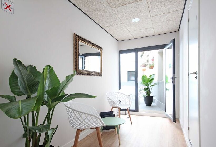 هتل Regina Selfcheckin Smart Rooms