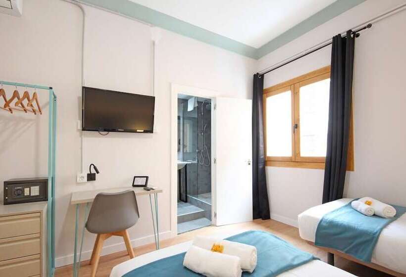 هتل Regina Selfcheckin Smart Rooms