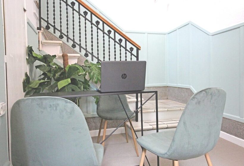 هتل Regina Selfcheckin Smart Rooms