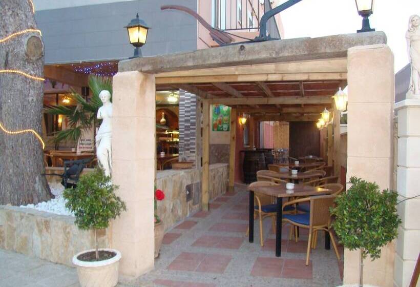 هتل Residencia Santiago Mallorca