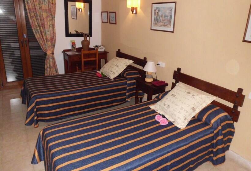 هتل Residencia Santiago Mallorca