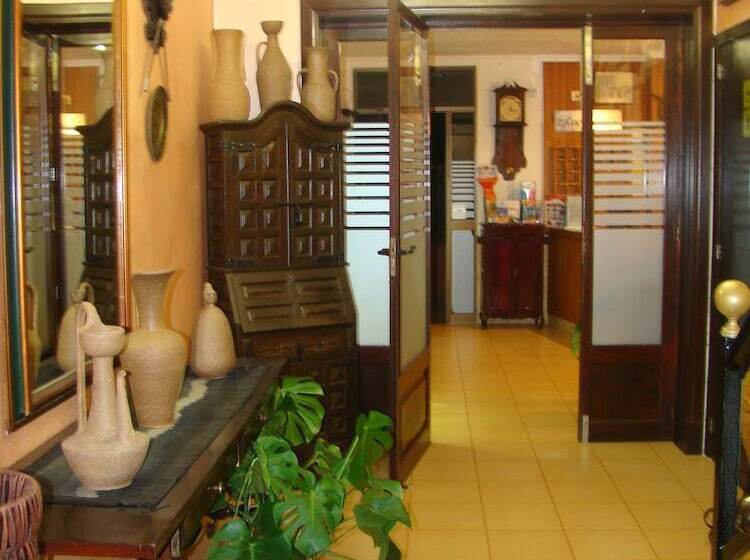 هتل Residencia Santiago Mallorca