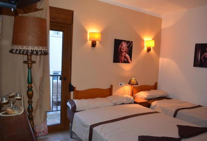 هتل Residencia Santiago Mallorca