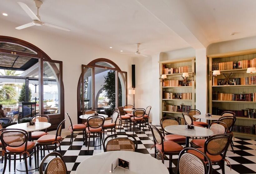 בית מלון כפרי Sis Pins