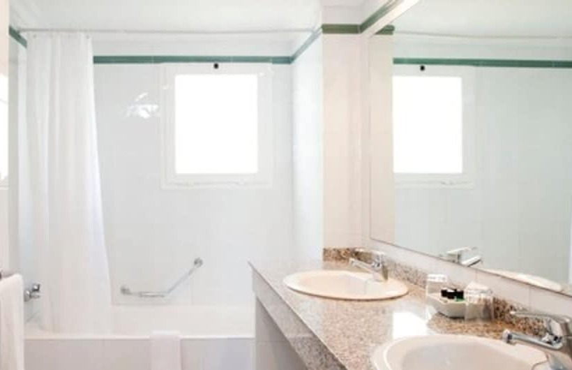 בית מלון כפרי Sis Pins