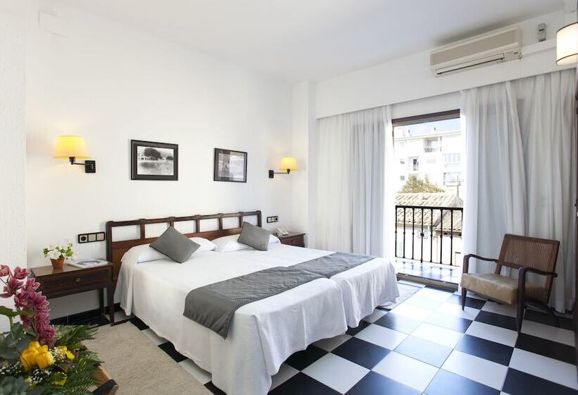 בית מלון כפרי Sis Pins