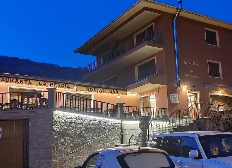 فندق Treselcorral