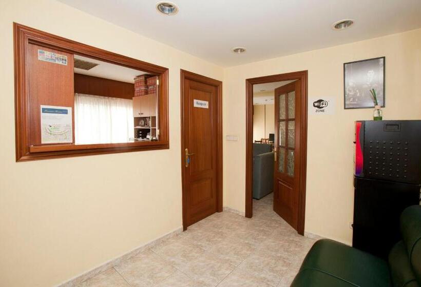 پانسیون Hostal Roma