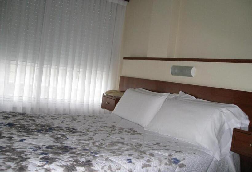 پانسیون Hostal Roma