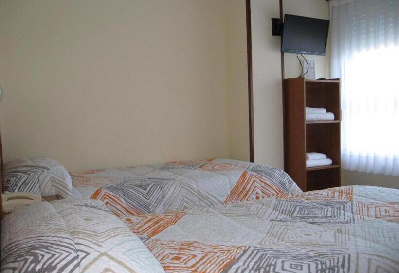 بنسيون Hostal Roma