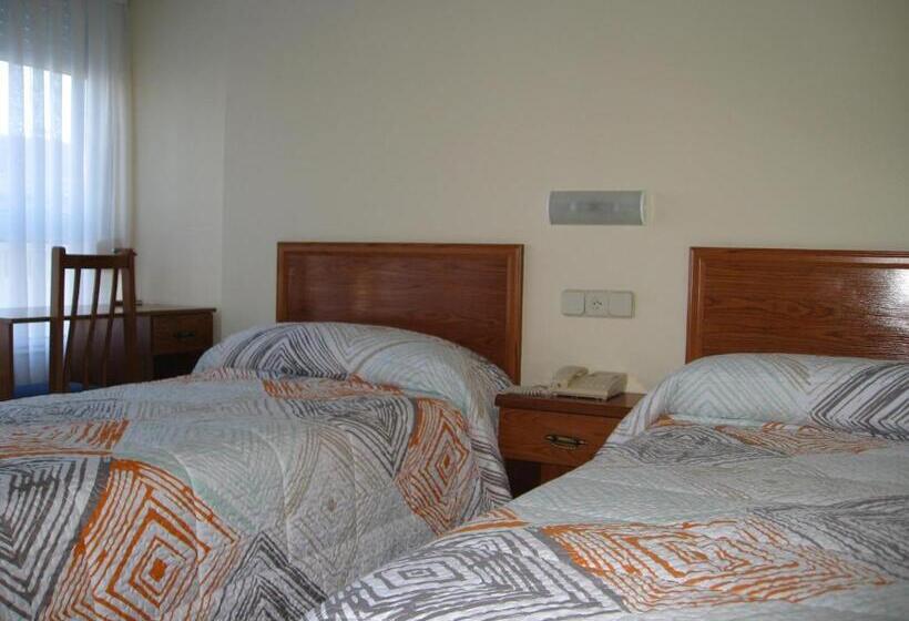 پانسیون Hostal Roma