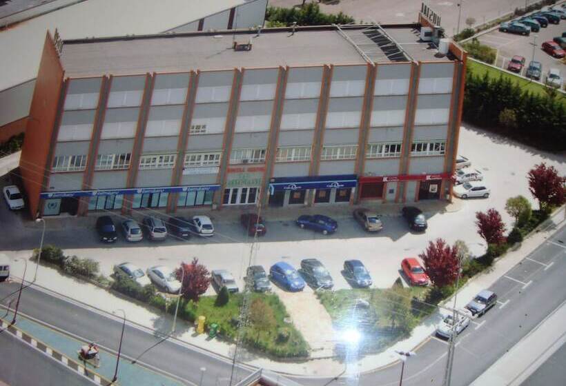 هاستل Hostal Serpol