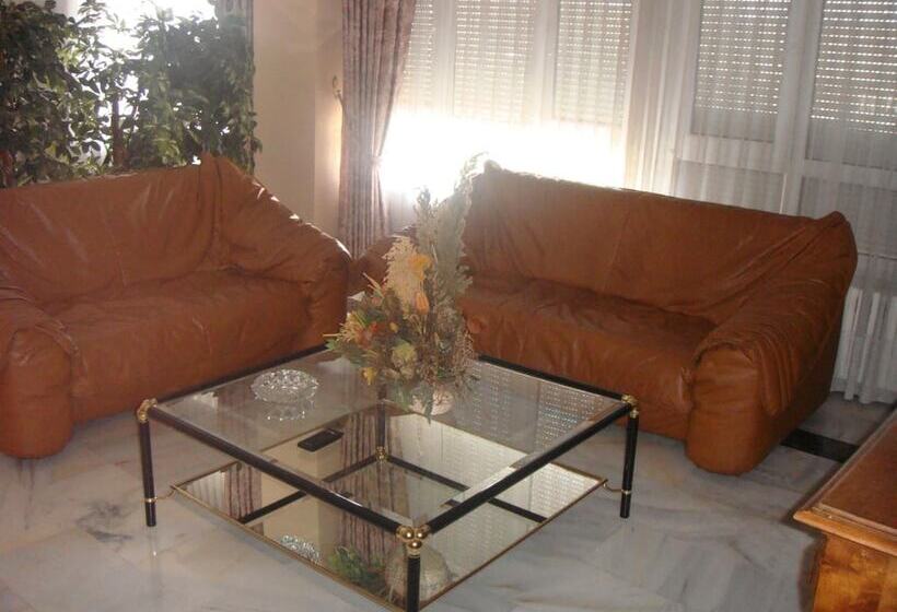 هاستل Hostal Serpol