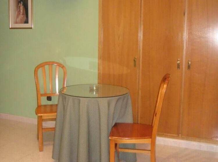 هاستل Hostal Serpol