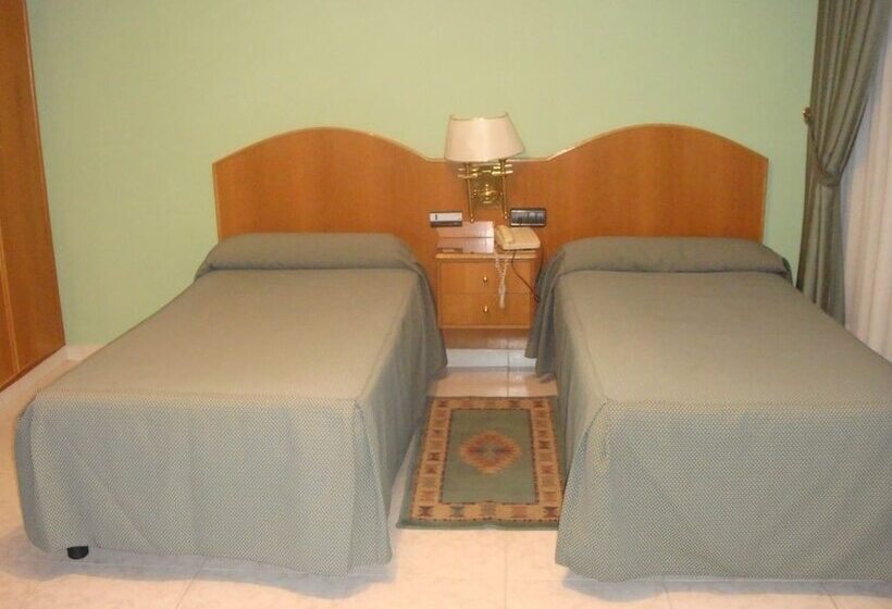 هاستل Hostal Serpol