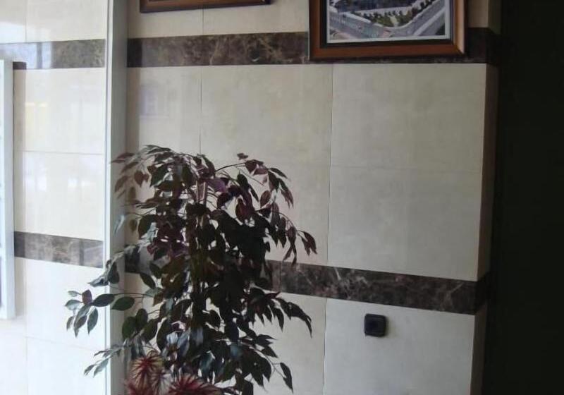 هاستل Hostal Serpol