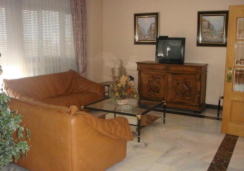 هاستل Hostal Serpol